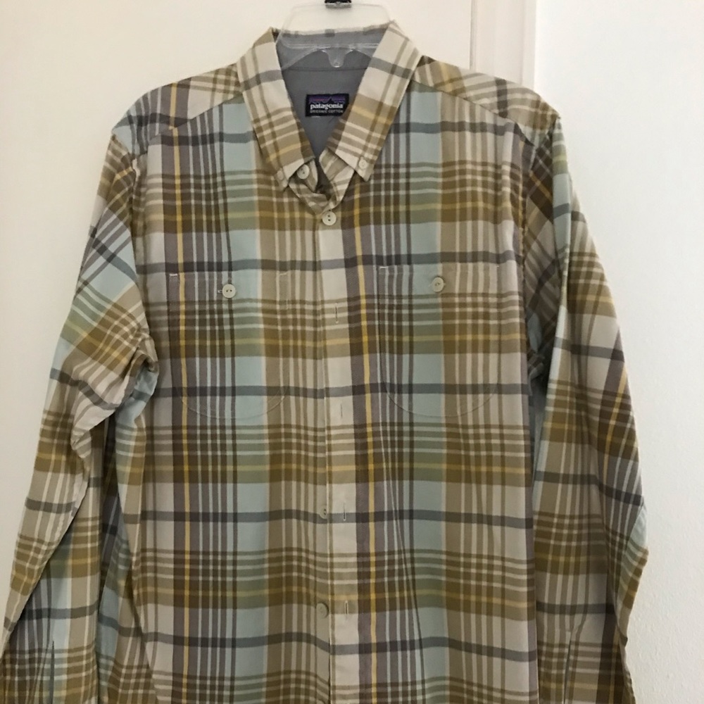 Men’s Patagonia shirt